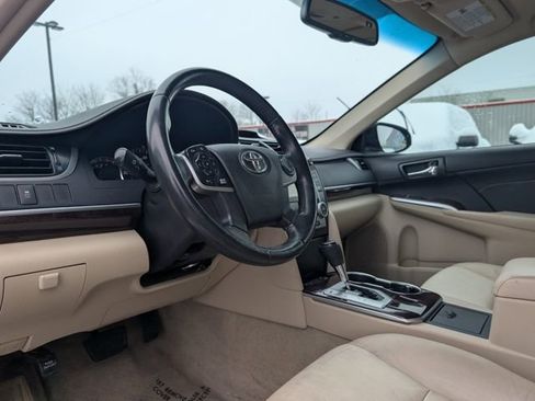 Used 2014 Toyota Camry XLE w/ Leather Package image 8