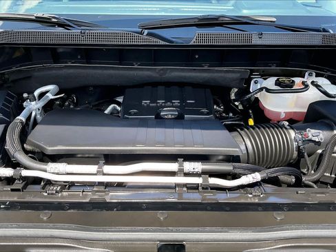 Certified 2025 Chevrolet Silverado 1500 LT AWD/4WD image 30
