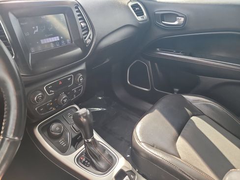 Used 2018 Jeep Compass Latitude w/ Popular Equipment Group AWD/4WD image 24