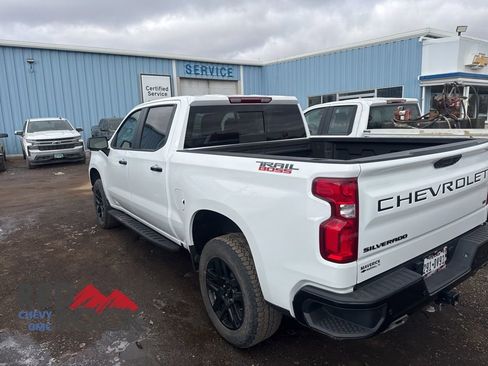 Used 2024 Chevrolet Silverado 1500 LT Trail Boss w/ Convenience Package II image 17