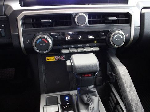 Certified 2025 Toyota Tacoma TRD Off-Road w/ TRD Off Road Upgrade Package AWD/4WD image 39