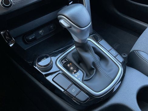 Used 2025 Kia Seltos S image 34