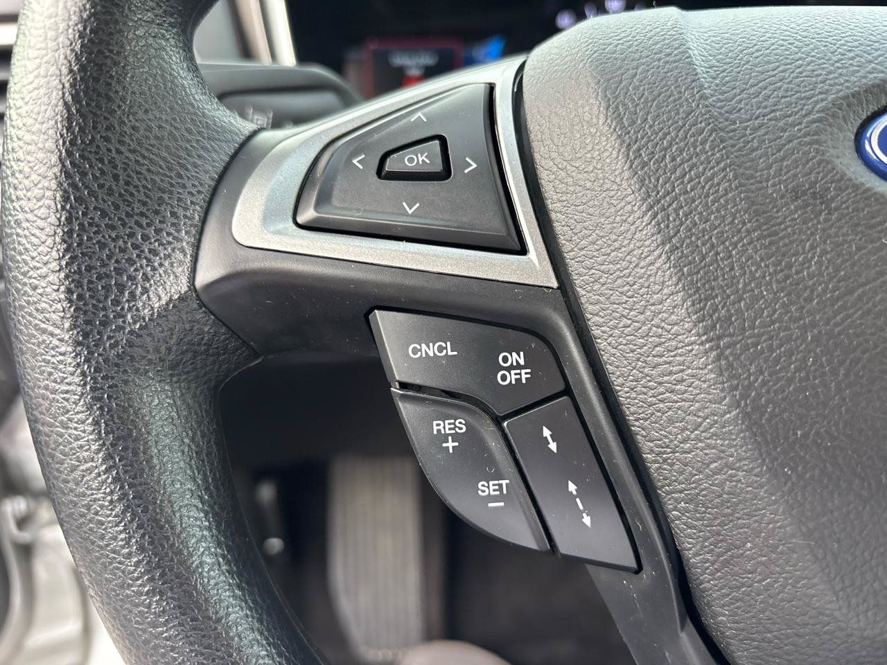 Used 2019 Ford Fusion SE FWD image 14