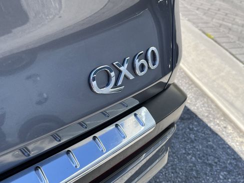 Certified 2023 INFINITI QX60 Sensory w/ Vision Package AWD/4WD image 9