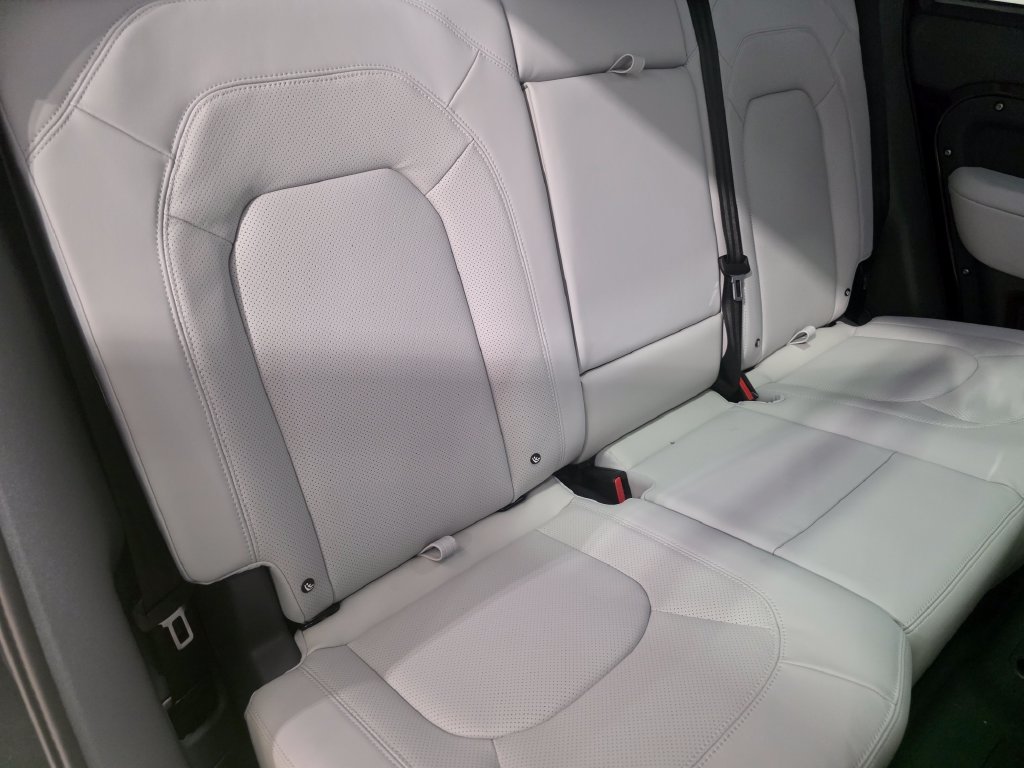 New 2026 Land Rover Defender 110 X-Dynamic SE AWD/4WD image 12