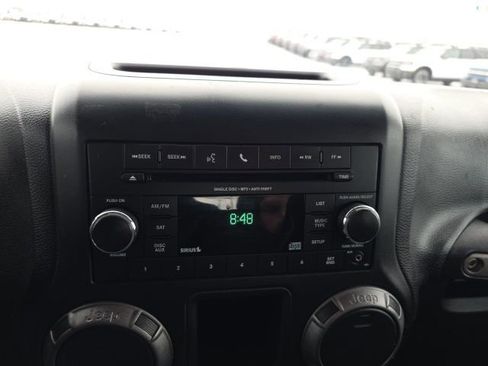 Used 2018 Jeep Wrangler Sport w/ Connectivity Group image 16