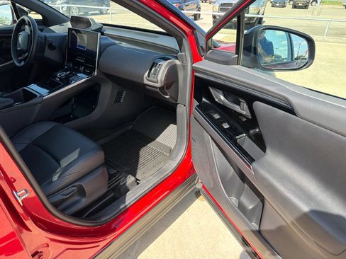 Used 2023 Subaru Solterra AWD image 9