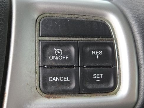 Used 2013 Chrysler 200 Limited image 4