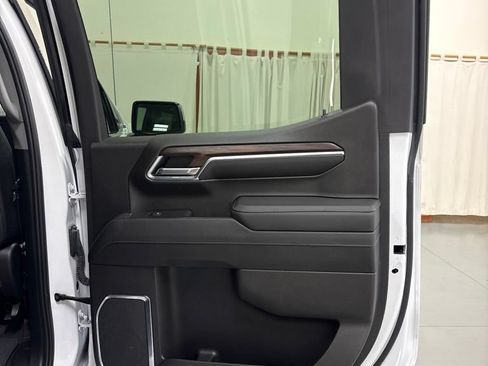 Used 2024 GMC Sierra 1500 SLT w/ SLT Premium Plus Package AWD/4WD image 31