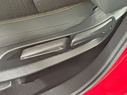 Used 2025 Honda HR-V Sport image 13