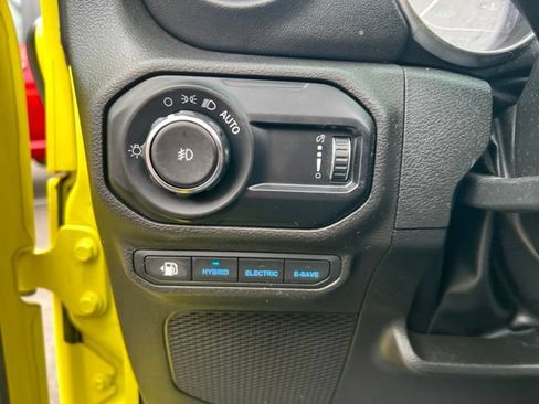 Used 2023 Jeep Wrangler Unlimited Rubicon 4xe w/ Cold Weather Group AWD/4WD image 6