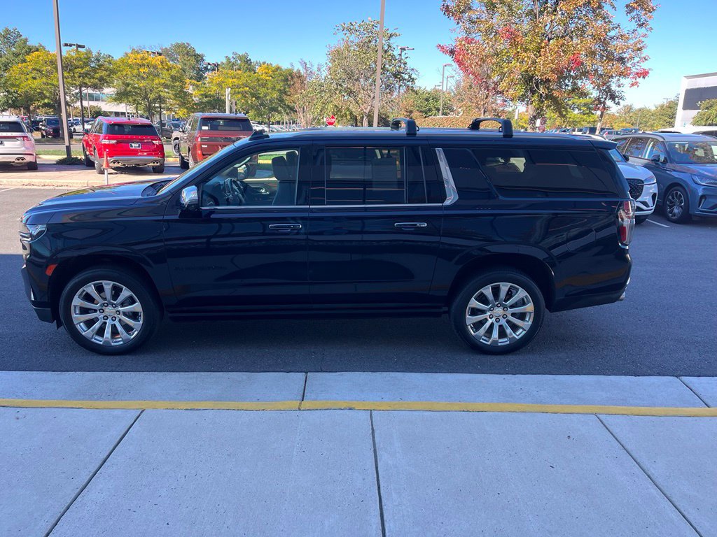 Used 2021 Chevrolet Suburban Premier AWD/4WD image 5