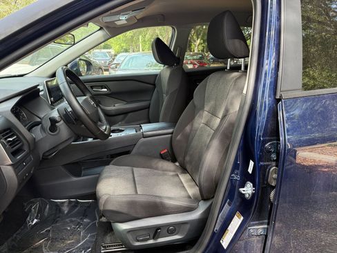 Used 2025 Nissan Rogue SV FWD image 35