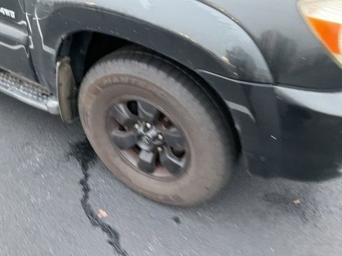 Used 2007 Toyota 4Runner SR5 image 3