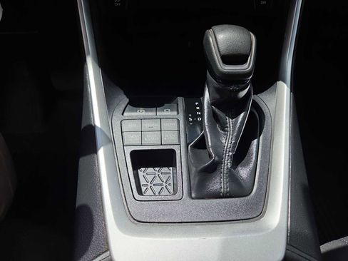 Used 2019 Toyota RAV4 LE w/ All Weather Liner Package AWD/4WD image 25