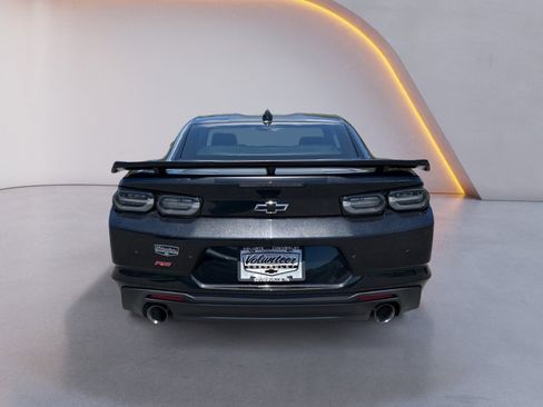 Used 2024 Chevrolet Camaro LT RWD image 4