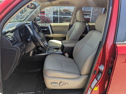 Used 2019 Toyota 4Runner SR5 Premium AWD/4WD image 11