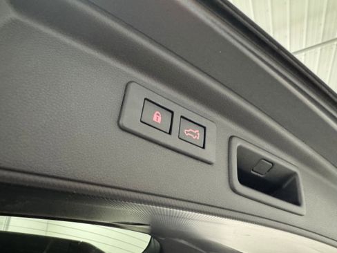 Used 2019 Subaru Forester Touring image 33