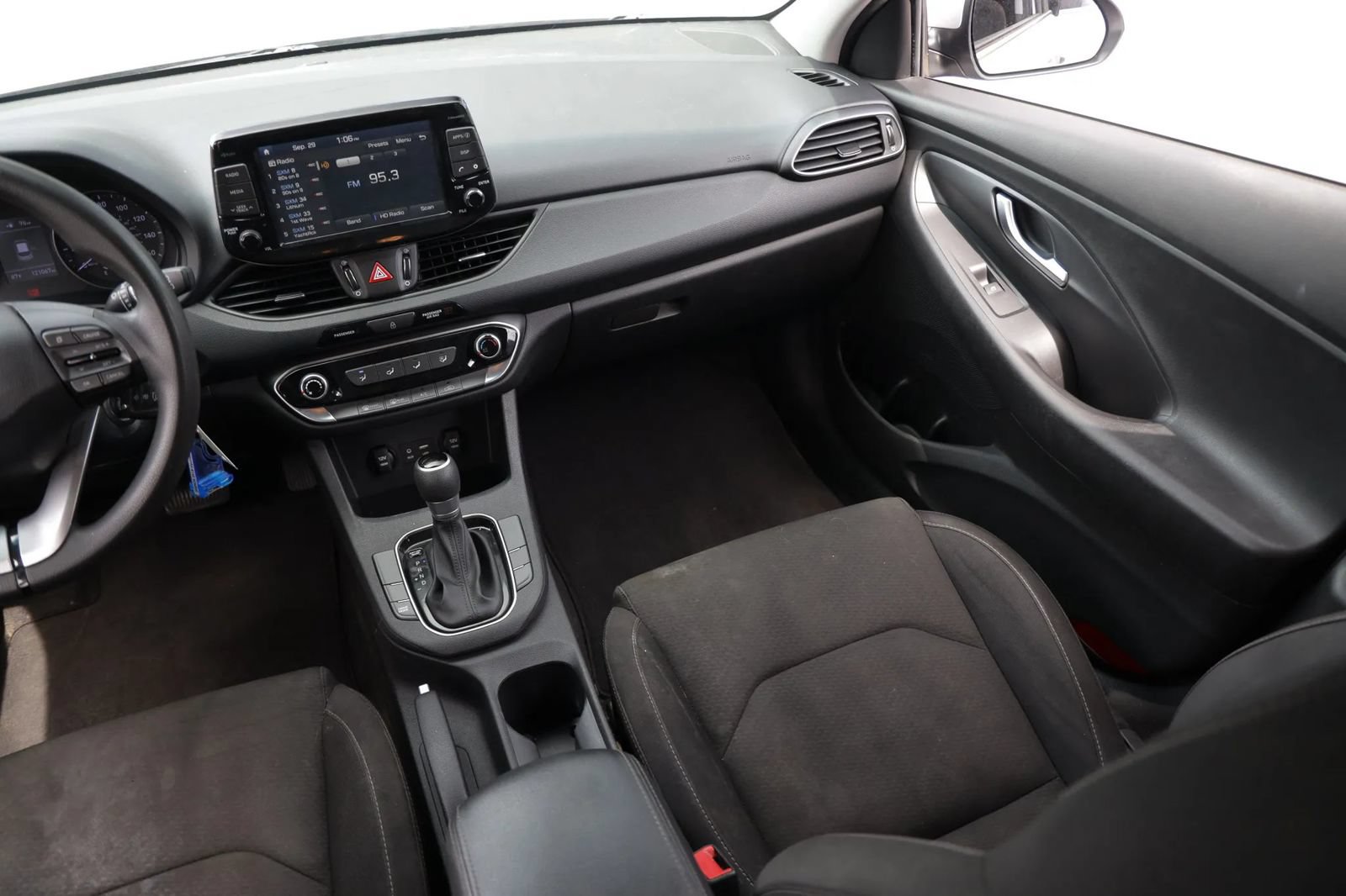 Used 2018 Hyundai Elantra GT FWD image 14