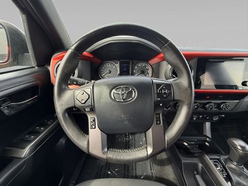 Used 2019 Toyota Tacoma TRD Off-Road image 12