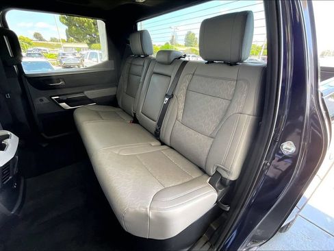 Used 2025 Toyota Tundra Limited AWD/4WD image 23