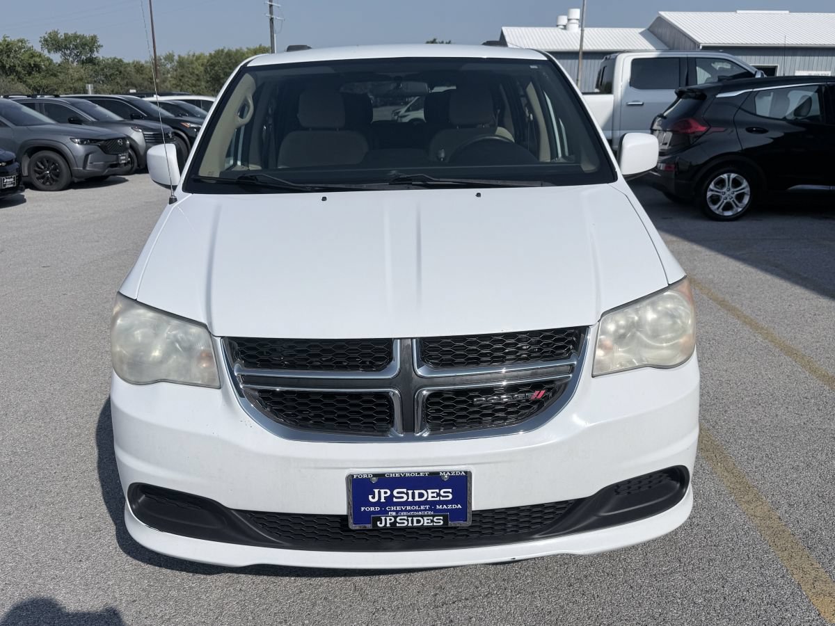 Used 2014 Dodge Grand Caravan SXT FWD image 2