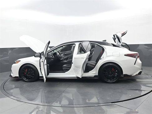 Used 2024 Toyota Camry image 34