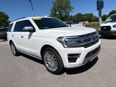 Certified 2023 Ford Expedition Platinum AWD/4WD image 3
