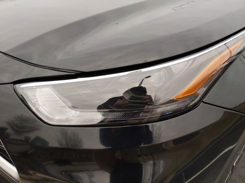 Certified 2024 Toyota Highlander XLE image 6