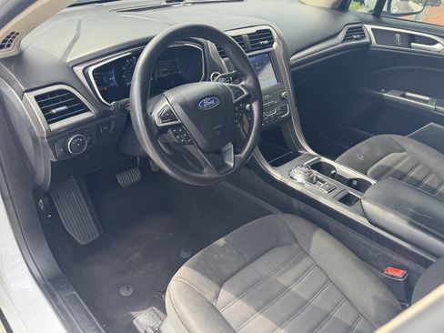 Used 2019 Ford Fusion SE AWD/4WD image 8