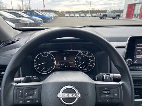 Certified 2025 Nissan Rogue S AWD/4WD image 14