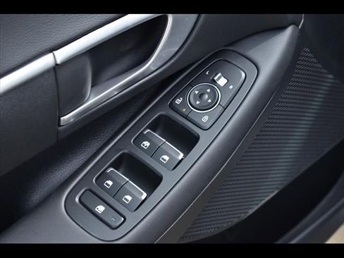 Used 2025 Hyundai Sonata SE image 20