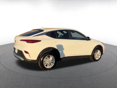 Used 2025 Buick Envista Preferred image 11