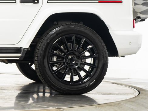 Used 2024 Mercedes-Benz G 550 image 11