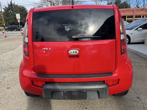 Used 2010 Kia Soul + w/ Audio Pkg image 5