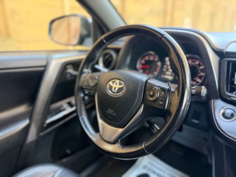 Used 2016 Toyota RAV4 SE image 13