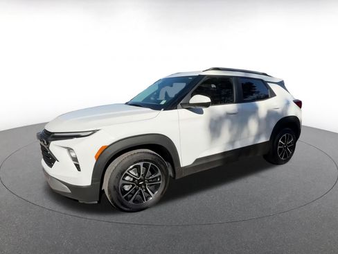 Used 2025 Chevrolet TrailBlazer LT image 11