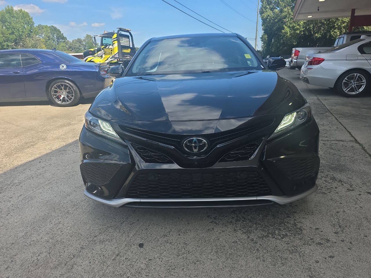 Used 2021 Toyota Camry XSE w/ Navigation Package FWD image 3