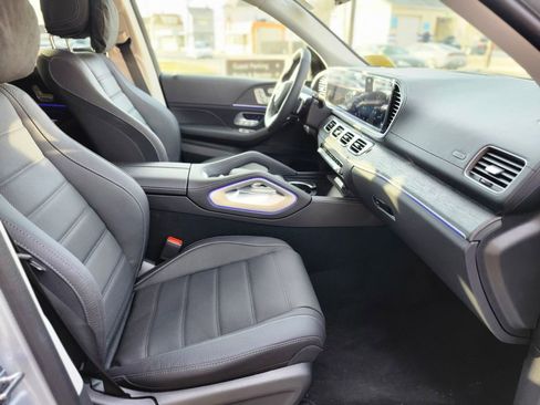 New 2026 Mercedes-Benz GLS 450 4MATIC image 11