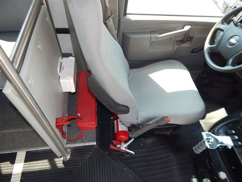 Used 2016 Chevrolet Express 4500 w/ Shuttle Bus Package image 30