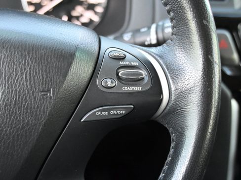 Used 2019 Nissan Pathfinder SV FWD image 33