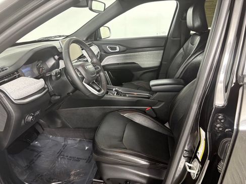 Used 2023 Jeep Compass Latitude AWD/4WD image 15