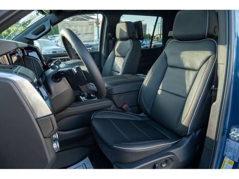 New 2026 GMC Yukon Elevation w/ Elevation Premium Package AWD/4WD image 12