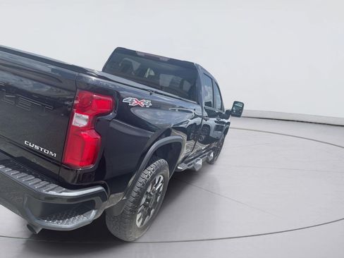 Used 2020 Chevrolet Silverado 2500 Custom w/ Custom Value Package AWD/4WD image 3