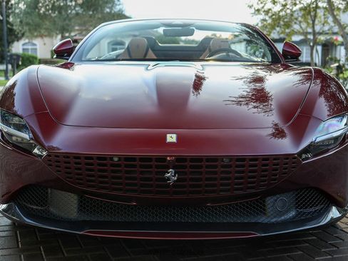 Used 2025 Ferrari Roma Spider RWD image 13