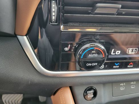 Certified 2026 Nissan Rogue Platinum w/ Platinum Premium Package AWD/4WD image 28