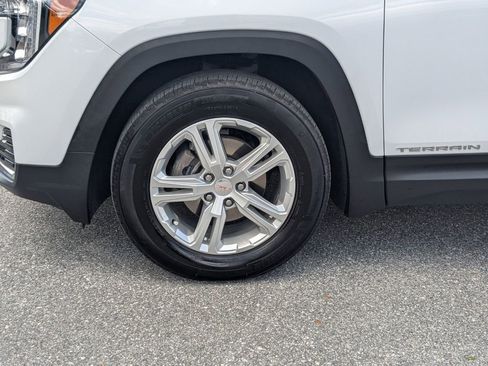 Certified 2024 GMC Terrain SLE w/ Driver Convenience Package image 10