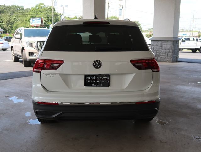 Used 2023 Volkswagen Tiguan SE AWD/4WD image 7