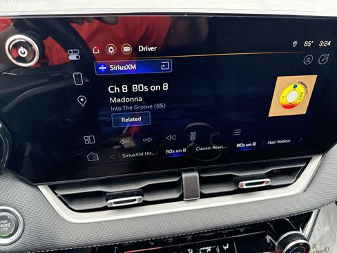 Used 2025 Chevrolet Equinox LT AWD/4WD image 12