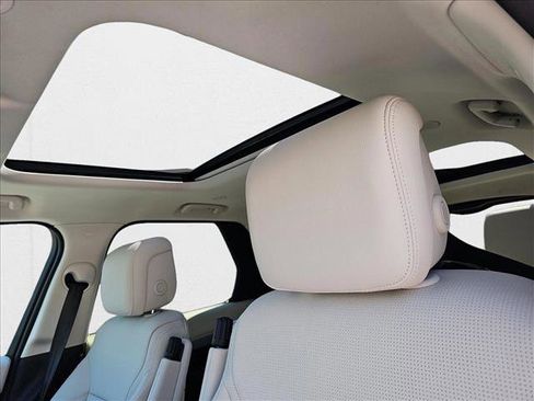 New 2025 Land Rover Discovery Dynamic SE AWD/4WD image 29